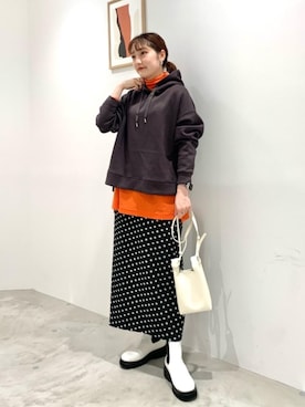 「アイテム（レインシューズ、ホワイト系）」を使った、Nonoさん（レディース・159cm）の秋コーディネート