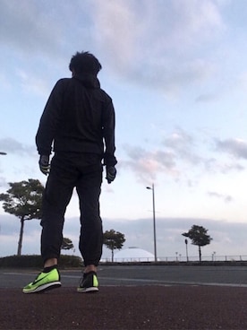 「NIKE 10AC（ナイキ テンエーシー）のアイテム（ナイロンジャケット）」を使った、max190さん（メンズ・170cm）の冬コーディネート