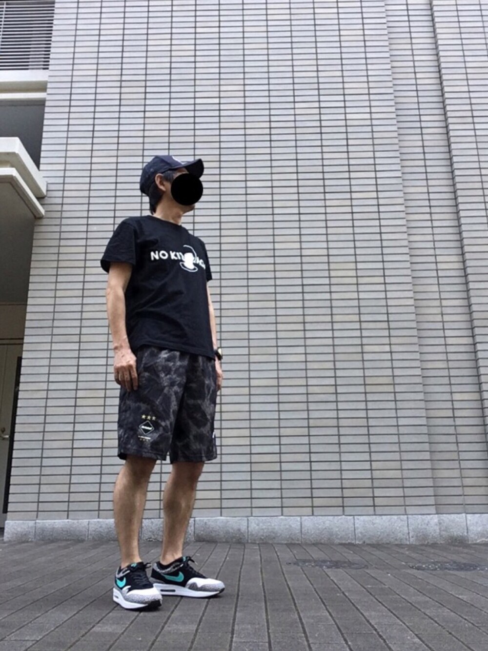 「短パン、エアマックス、シンプル」｜「KIYONAGA.COのアイテム（Tシャツ/カットソー、ブラック系）」を使った、max190さん（メンズ・170cm）の夏コーディネートの1枚目の写真