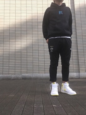 「F.C.R.B.（エフシーアールビー）のアイテム（パンツ）」を使った、max190さん（メンズ・170cm）の秋コーディネート