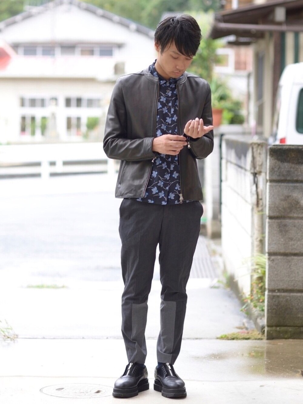 「ライダース祭、低身長、秋、ライダース、秋コーデ、秋服、お洒落さんとつながりたい、ウィメンズ、johnUNDERCOVER、STUDIOUS」｜「STUDIOUSの【STUDIOUS】ラムレザーシングルライダースブルゾン（ライダースジャケット、ブラック系）」を使った、あきらさん（メンズ・163cm）の秋コーディネートの1枚目の写真