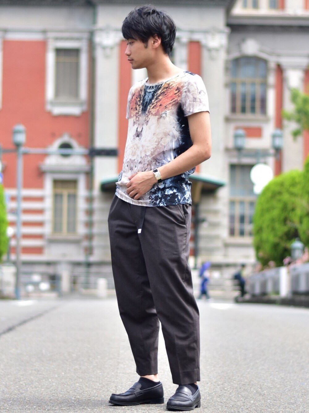 「シルクシャツのアイテム（Tシャツ/カットソー、その他）」を使った、あきらさん（メンズ・163cm）の夏コーディネートの1枚目の写真