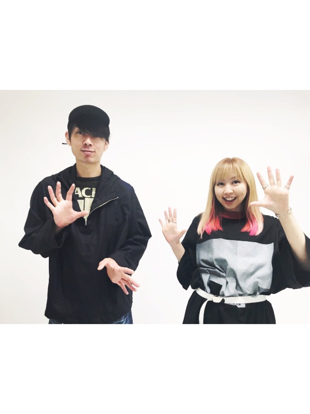 「カジュアル、converse、夏コーデ、FACETASM、URU、NEW ERA、CAP、BigT」｜「URUのURU  アノラックパーカー（その他アウター、ブラック系）」を使った、YUKIYA UENOさん（メンズ・169cm）の夏コーディネートの1枚目の写真