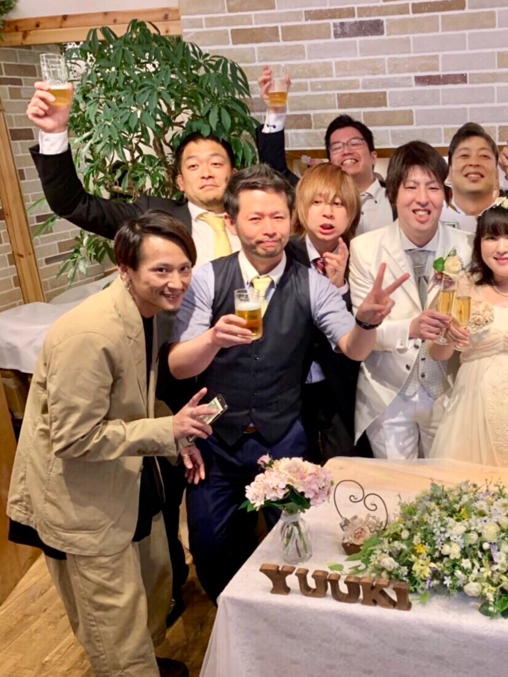 「結婚式、セットアップ、ベージュ、J.W.anderson」｜「JW Andersonのアイテム（テーラードジャケット、ベージュ系）」を使った、YUKIYA UENOさん（メンズ・170cm）の夏コーディネートの1枚目の写真