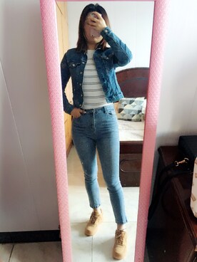 「PULL&BEAR（プルアンドベア）のアイテム（デニムジャケット）」を使った、大脸猫皮儿さん（レディース・165cm）の秋コーディネート