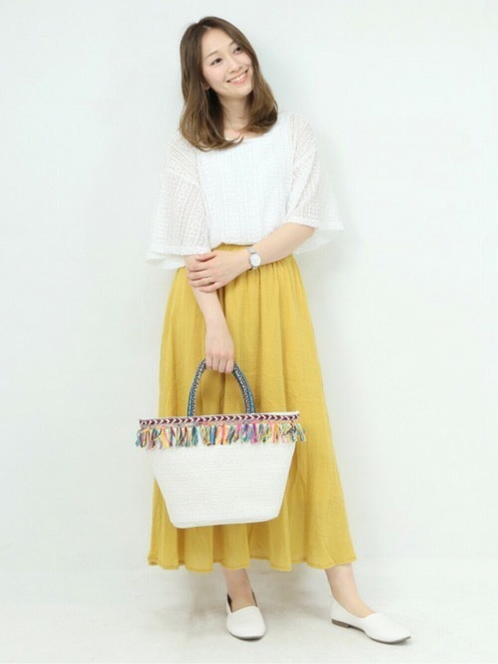 「イエロー、カラースカート、夏コーデ、インド綿、フレアシルエット、おでかけコーデ、イージーカラースカート」｜「CITRINE Chakraのイージーカラースカート（スカート、レッド系）」を使った、シトリンチャクラさん（レディース・158cm）の夏コーディネートの1枚目の写真