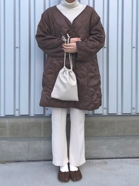 「LOWRYS FARM（ローリーズファーム）のセンタープレスカラーフレアパンツ　870189（その他パンツ）」を使った、まなみさん（レディース・163cm）の冬コーディネート