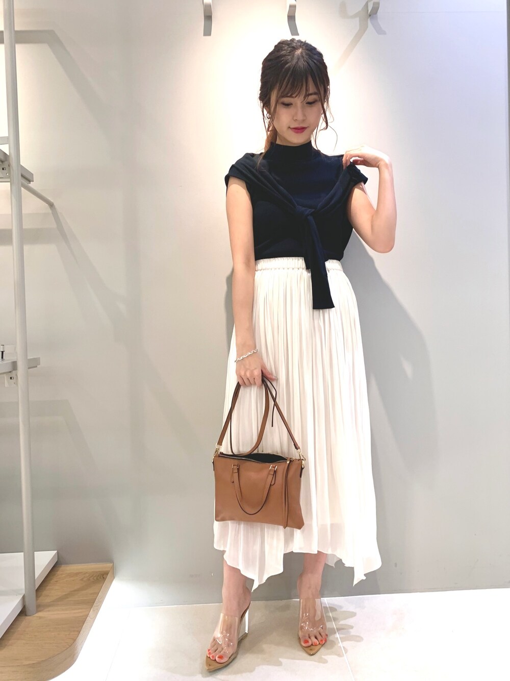 「シンプル、きれいめカジュアル、フレアスカート、春コーデ、休日スタイル、低身長、春夏コーデ、オトナカジュアル、ルージュヴィフ、ルージュ･ヴィフ ラクレ(Rouge vif la cle)」｜「Rouge vifのアイテム（アンサンブル、ブルー系）」を使った、はしもとまゆさん（レディース・155cm）の春コーディネートの1枚目の写真