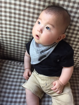 「アイテム（スタイ/よだれかけ、グレー系）」を使った、rideさん（キッズ・70cm）の秋コーディネート