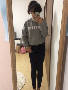 「ロゴパーカー」｜「アイテム（アナログ腕時計）」を使った、umi**さん（レディース・154cm）の秋コーディネート
