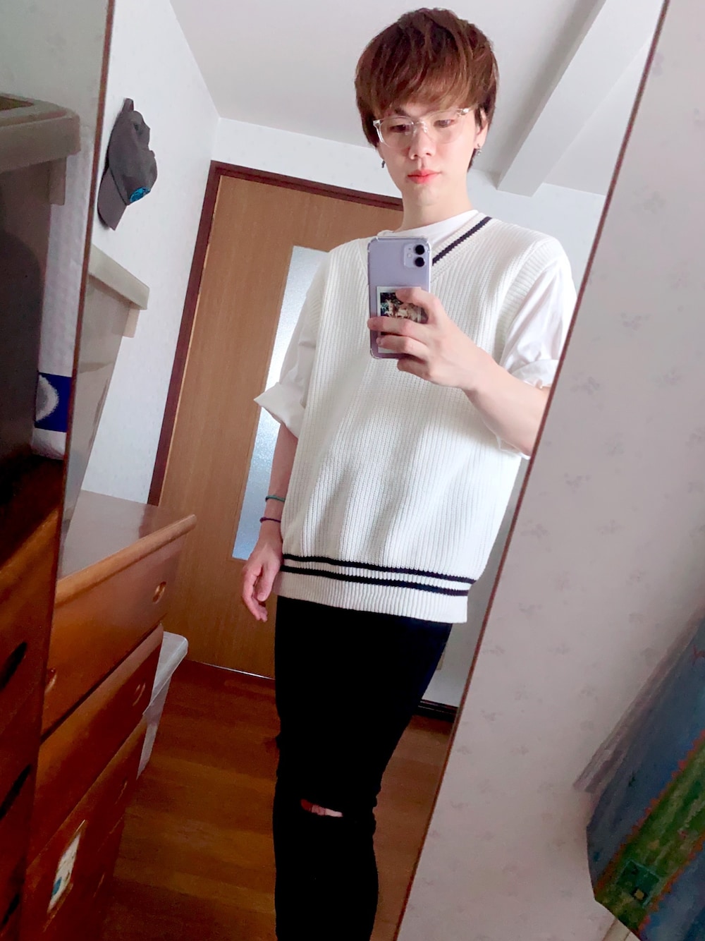 「休日スタイル、お洒落さんとつながりたい、プチプラ、低身長、UNIQLO、ベスト、ブレスレット、韓国ブランド、韓国ファッション」｜「WEGOのWEGO/キーブリッジラウンドボストン（メガネ、ホワイト系）」を使った、nissyさん（メンズ・167cm）の夏コーディネートの1枚目の写真