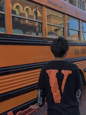 「VLONE（ヴィーロン）のアイテム（Tシャツ/カットソー、ブラック系）」を使った、soutaさん（メンズ）の春コーディネート