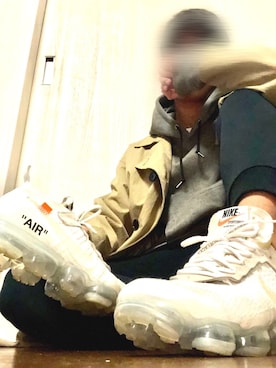 「OFF-WHITE」｜「アイテム（トレンチコート）」を使った、ke-ta.さん（メンズ・174cm）の冬コーディネート