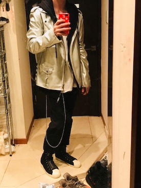 「アイテム（ライダースジャケット、シルバー系）」を使った、かーとこばーんさん（メンズ・166cm）の春コーディネート