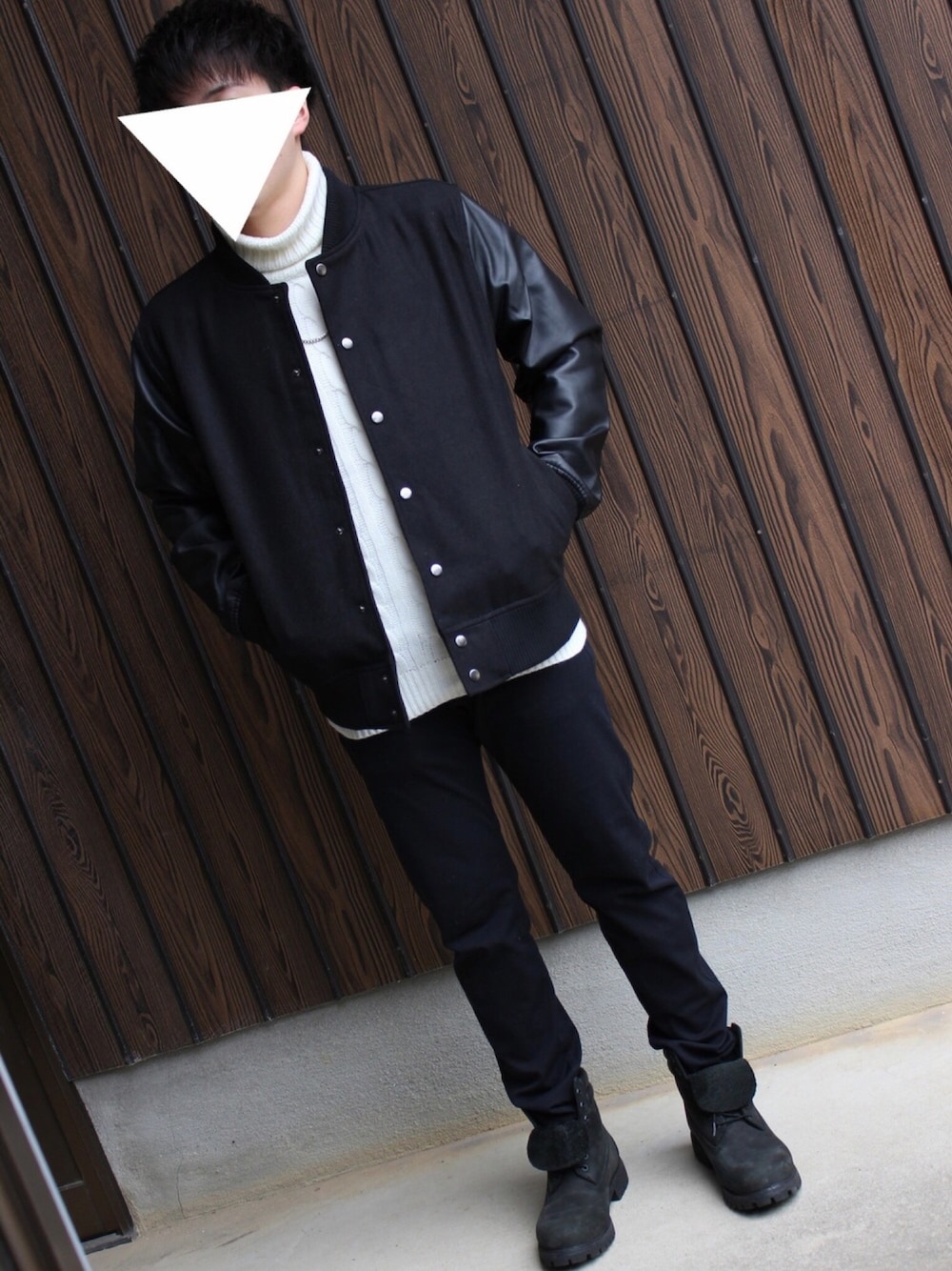 「黒スキニー、モノトーン、タートルネック、Timberland」｜「ZIP FIVEのウールセットインスタジャン（スタジャン、ブラック系）」を使った、こうすけさん（メンズ・165cm）の冬コーディネートの1枚目の写真