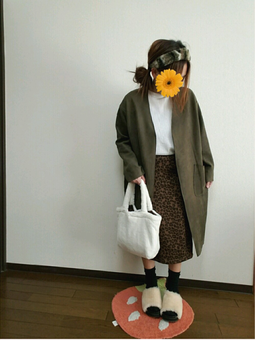 「ママコーデ、プチプラ、ぽっちゃり、セールで買いました、シンプル、カジュアル、誕生日、誕生日プレゼント」｜「パパ誕生日ディナー♡のアイテム（その他、その他）」を使った、かなっぺ♡プチプラさん（レディース・150cm）の冬コーディネートの1枚目の写真