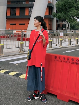 「OUTER SPACE（アウタースペース）のアイテム」を使った、大蕾さん（レディース・163cm）の夏コーディネート
