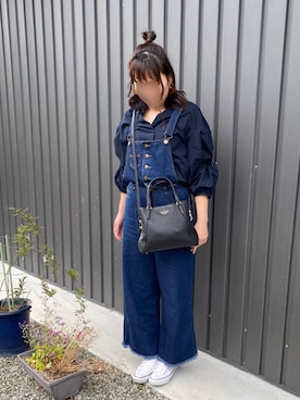 「NICE CLAUP（ナイスクラップ）のアイテム（オールインワン・サロペット）」を使った、ひまわり꒡̈⃝さん（レディース・161cm）の春コーディネート