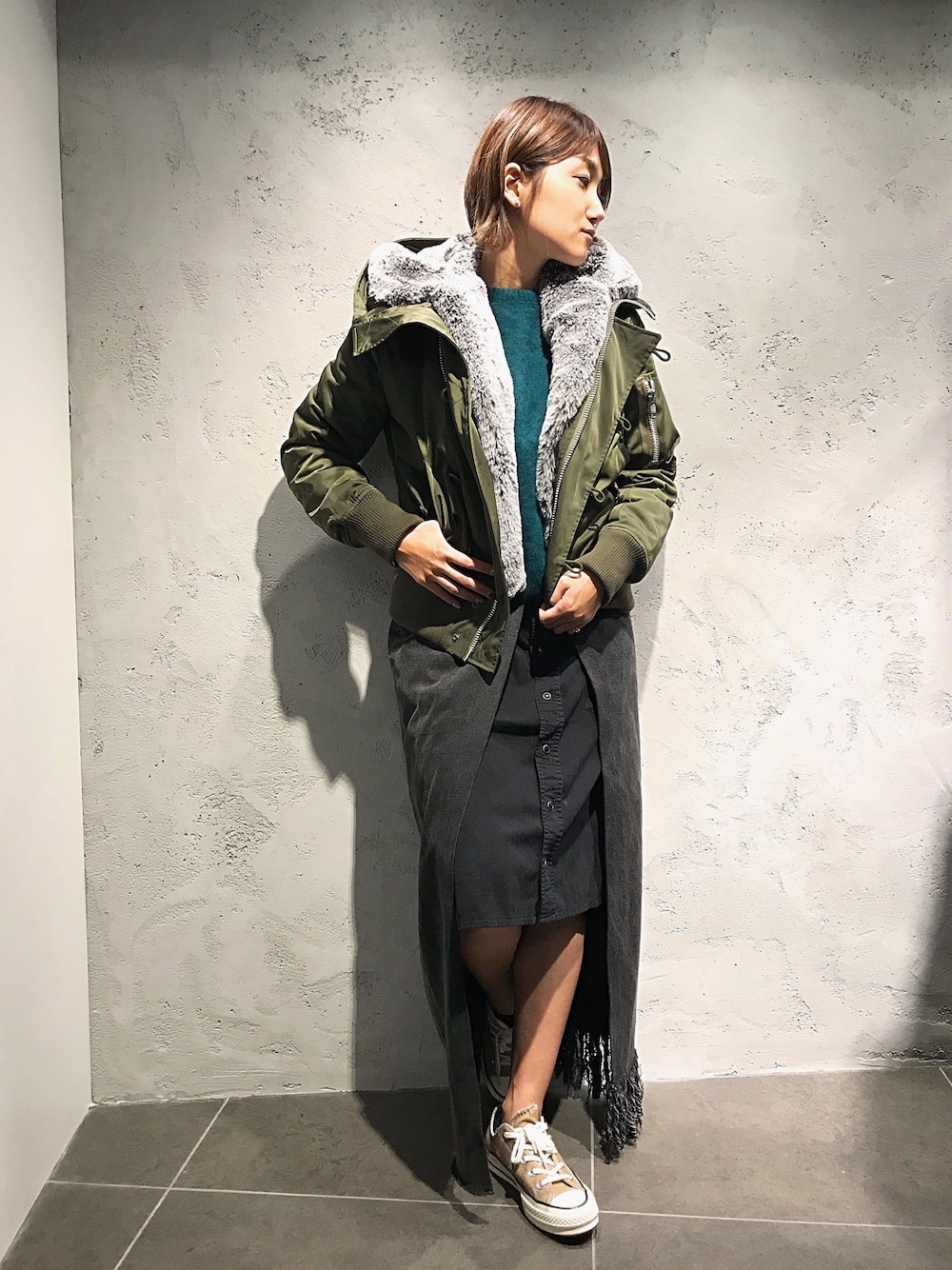 「秋のコーデ、オトナカジュアル、シンプルコーデ、デニム、ブルゾン、B2nd」｜「DROIT BELLOのDROIT BELLO(ドロイトベロ) N2-B（ブルゾン、グリーン系）」を使った、mnmさん（レディース・157cm）の秋コーディネートの1枚目の写真