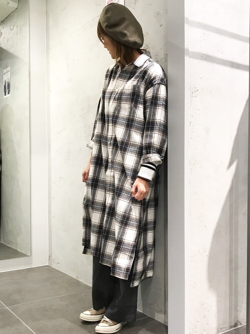 「シンプル、秋冬コーデ、B2nd、カジュアル、ゆるコーデ」｜「D.M.G.のD.M.G/ディーエムジー　ネルチェックオーバーシャツワンピース　16-538（シャツワンピース、ブラウン系）」を使った、mnmさん（レディース・157cm）の秋コーディネートの1枚目の写真