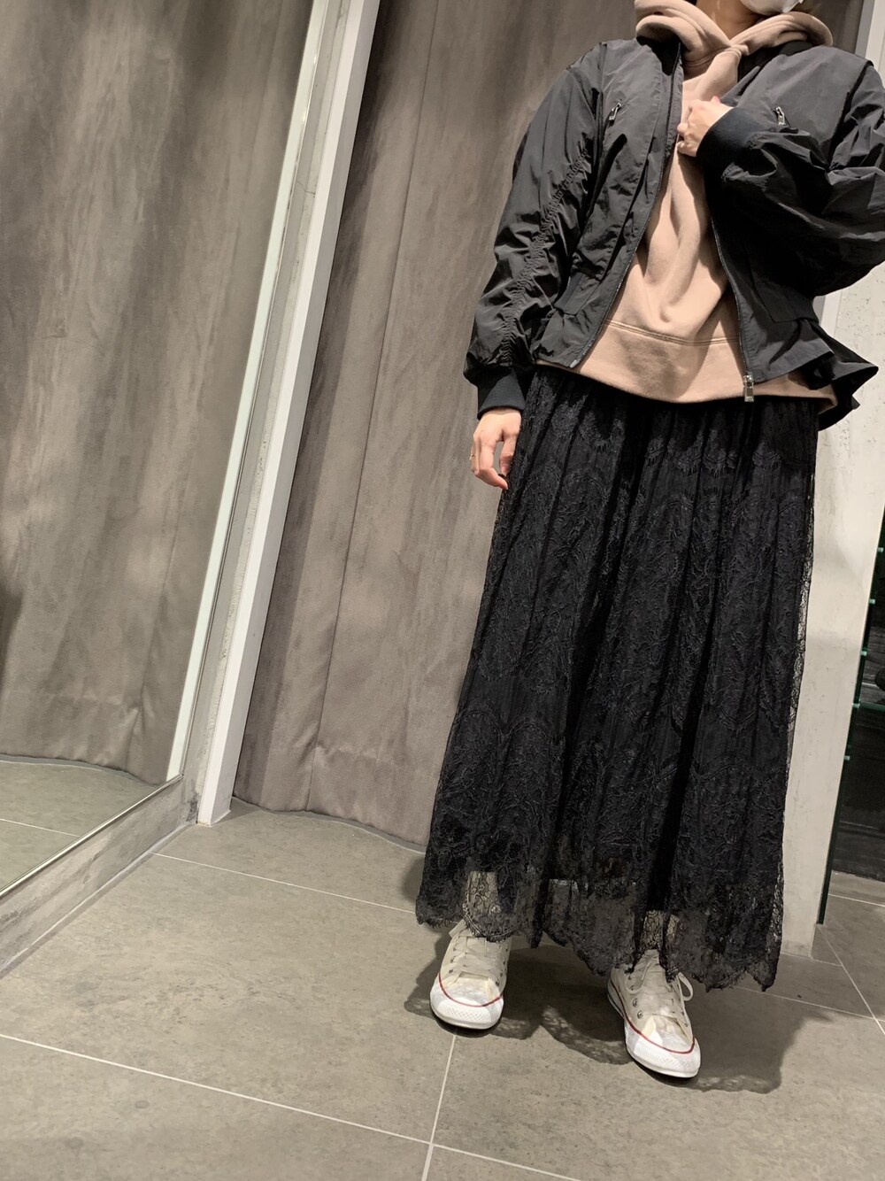「大人カジュアル、きれいめカジュアル、春コーデ」｜「CONVERSEのCONVERSE（コンバース）CANVAS ALL STAR Hi/キャンバス/オールスター/ハイカット（スニーカー、ホワイト系）」を使った、mnmさん（レディース・157cm）の春コーディネートの1枚目の写真