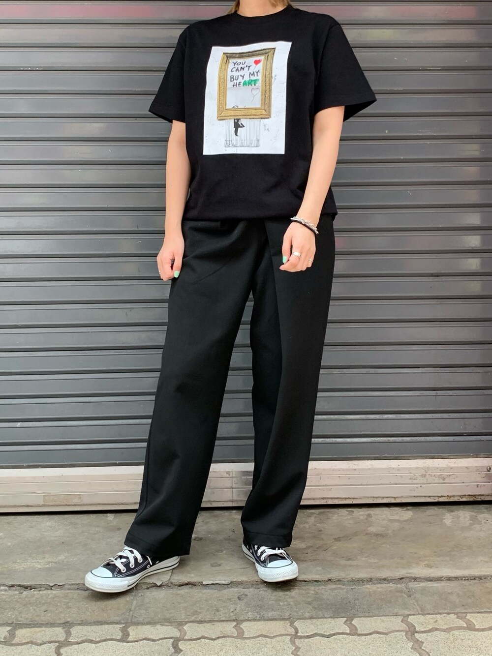 「カジュアルコーデ、ラクチンコーデ、ラフ、夏コーデ、ファッションの力を信じよう」｜「Kare/MEのKare/ME（カーミー）BK HEART Tシャツ（Tシャツ/カットソー、ブラック系）」を使った、mnmさん（レディース・157cm）の春コーディネートの1枚目の写真