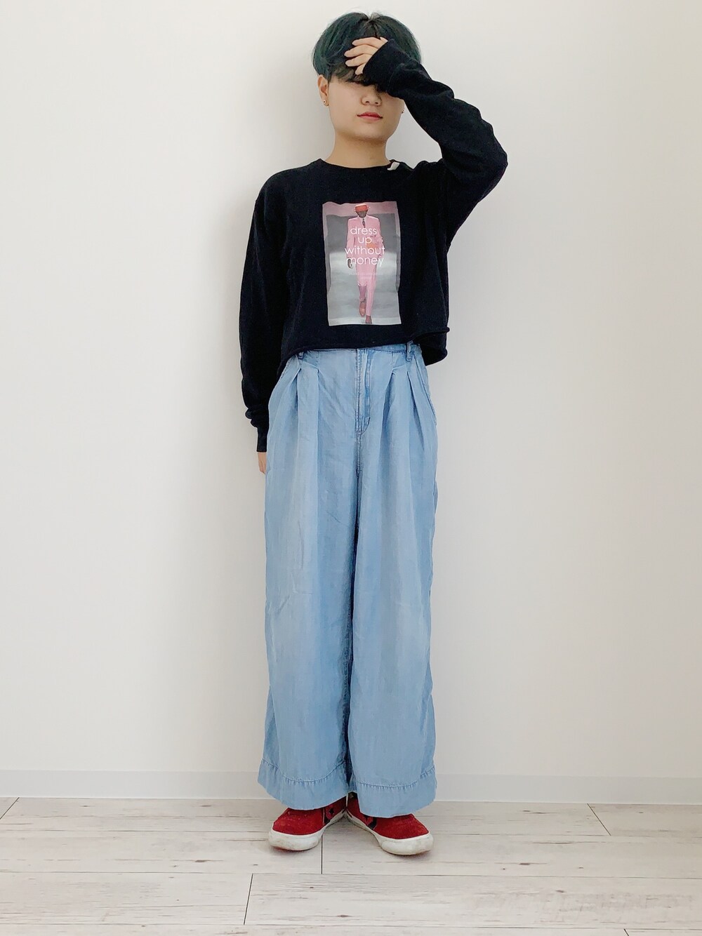 「おしゃれさんと繋がりたい、summer、ショートヘア、ショート女子、デニムパンツ、デニム、韓国ファッション、韓国好きな人と繋がりたい」｜「GLOBAL WORKの【接触冷感機能付き】テンセルデニムワイドパンツ/784993（デニムパンツ、ブルー系）」を使った、ぽんさん（レディース・155cm）の夏コーディネートの1枚目の写真