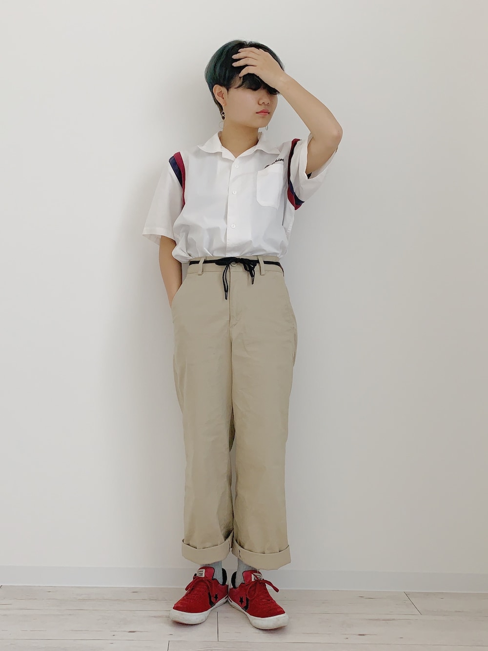 「summer、古着、古着MIX、VINTAGE、Dickies、チノパン、靴紐ベルト、コンバース、ショートヘア、ショート女子」｜「UNIQLOのアイテム（チノパンツ、ベージュ系）」を使った、ぽんさん（レディース・155cm）の夏コーディネートの1枚目の写真