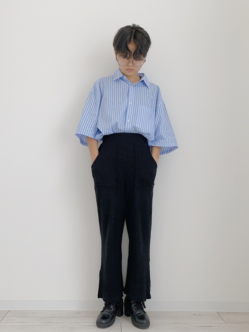 「summer、韓国ファッション、韓国好きな人と繋がりたい、ショートヘア、ショート女子、丸メガネ、GU、SPINNS」｜「GUのアイテム（パンツ、ブラック系）」を使った、ぽんさん（レディース・155cm）の夏コーディネートの1枚目の写真