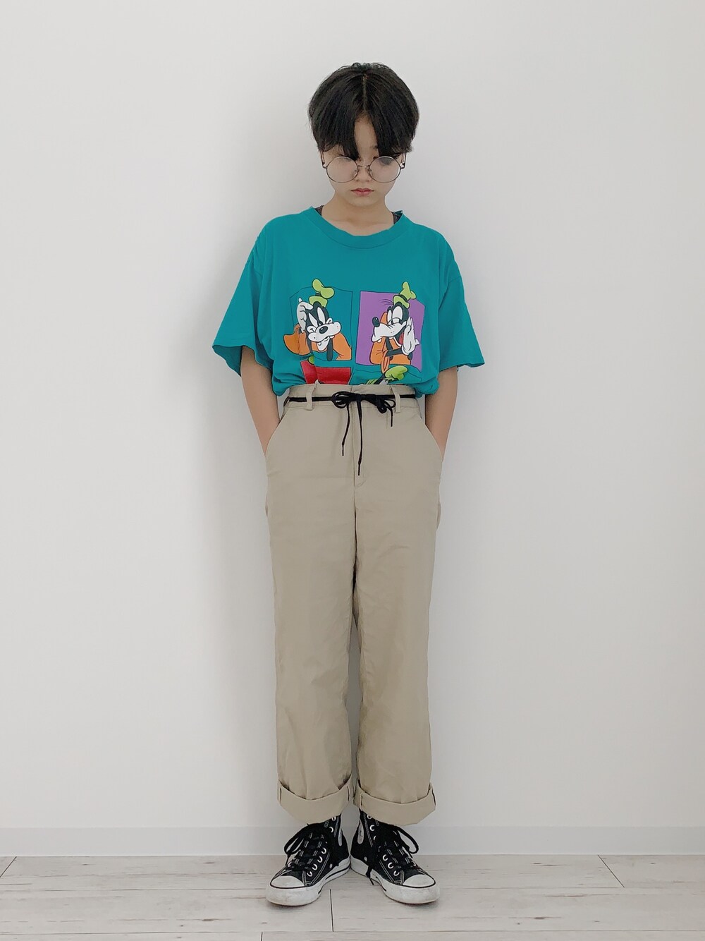 「夏だ！Tシャツ着よう！、summer、VINTAGE、古着、古着MIX、古着コーデ、チノパン、ショートヘア、ショート女子、韓国ファッション」｜「UNIQLOのアイテム（チノパンツ、ベージュ系）」を使った、ぽんさん（レディース・155cm）の夏コーディネートの1枚目の写真