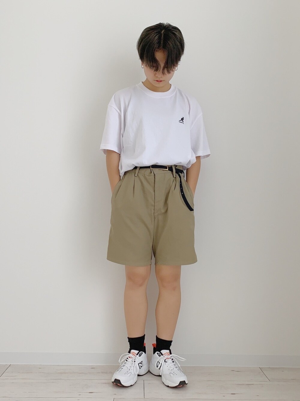 「summer、VINTAGE、古着、古着MIX、古着コーデ、KANGOL、New Balance、ショートヘア、ショート女子」｜「古着のアイテム（その他パンツ、ベージュ系）」を使った、ぽんさん（レディース・155cm）の夏コーディネートの1枚目の写真