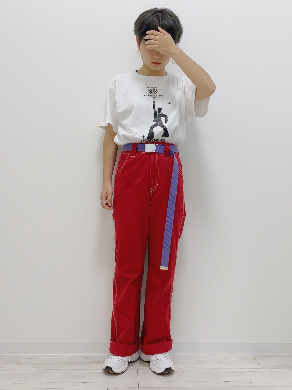 「summer、古着、古着MIX、古着コーデ、VINTAGE、Dickies、赤パンツ、New Balance、ショートヘア、ショート女子」｜「DickiesのTCツイル配色ステッチペインターパンツ（その他パンツ、レッド系）」を使った、ぽんさん（レディース・155cm）の夏コーディネートの1枚目の写真