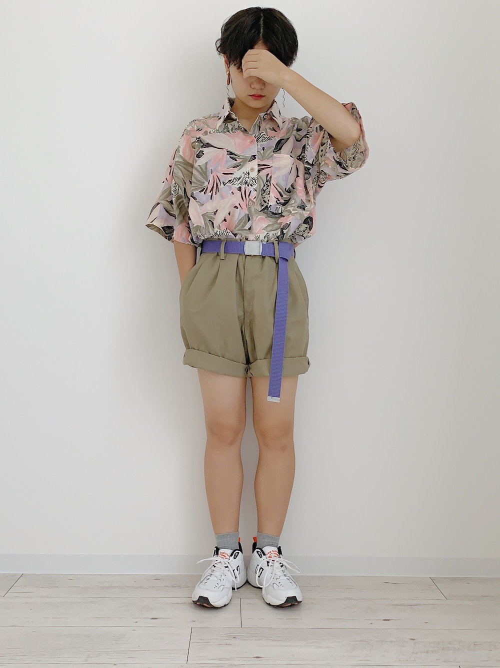 「summer、古着、古着MIX、古着コーデ、古着好きな人と繋がりたい、VINTAGE、柄シャツ、ハーフパンツ、ショートヘア、ショート女子」｜「古着のアイテム（シャツ/ブラウス、ピンク系）」を使った、ぽんさん（レディース・155cm）の夏コーディネートの1枚目の写真