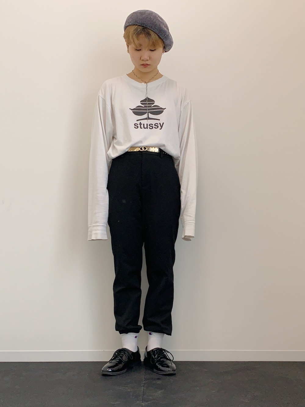 「ロンT、推しとリンクコーデ、古着、古着MIX、古着女子、古着好きな人と繋がりたい、ショートヘア、ショート女子」｜「UNIQLOのEZYタックアンクルパンツ（丈標準62～64cm）（その他パンツ、ブラック系）」を使った、ぽんさん（レディース・156cm）の夏コーディネートの1枚目の写真