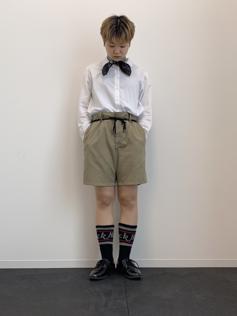 「VINTAGE、古着、古着MIX、古着コーデ、古着好きな人と繋がりたい、推しとリンクコーデ、ショートヘア、ショート女子」｜「古着のアイテム（その他パンツ、ベージュ系）」を使った、ぽんさん（レディース・156cm）の夏コーディネートの1枚目の写真
