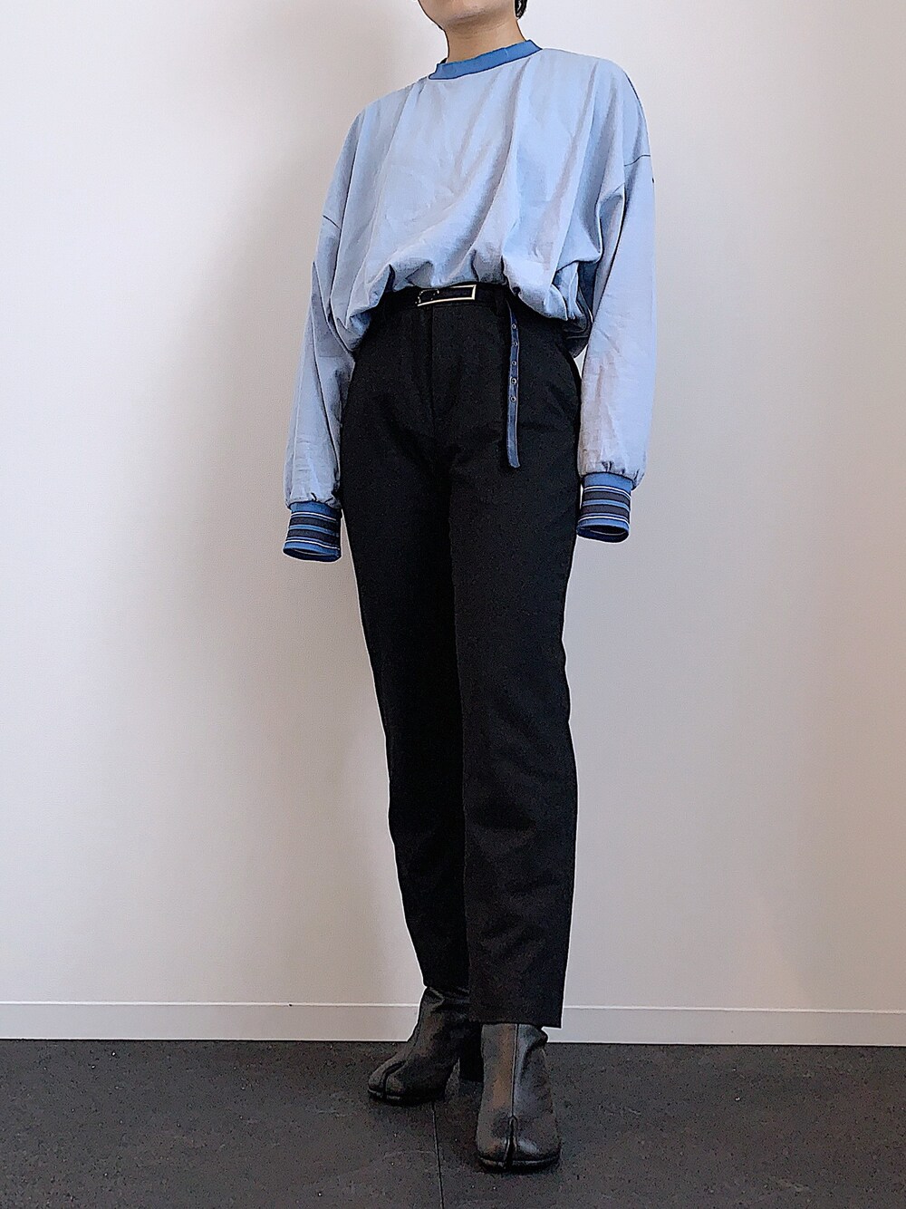 「秋のコーデ、秋服準備はじめました、古着MIX、古着コーデ、古着好きな人と繋がりたい、HARE、HAREコーデ、ショートヘア、ショート女子」｜「Maison MargielaのMaison Margiela 「タビ」ブーツ（ブーツ、ブラック系）」を使った、ぽんさん（レディース・156cm）の秋コーディネートの1枚目の写真