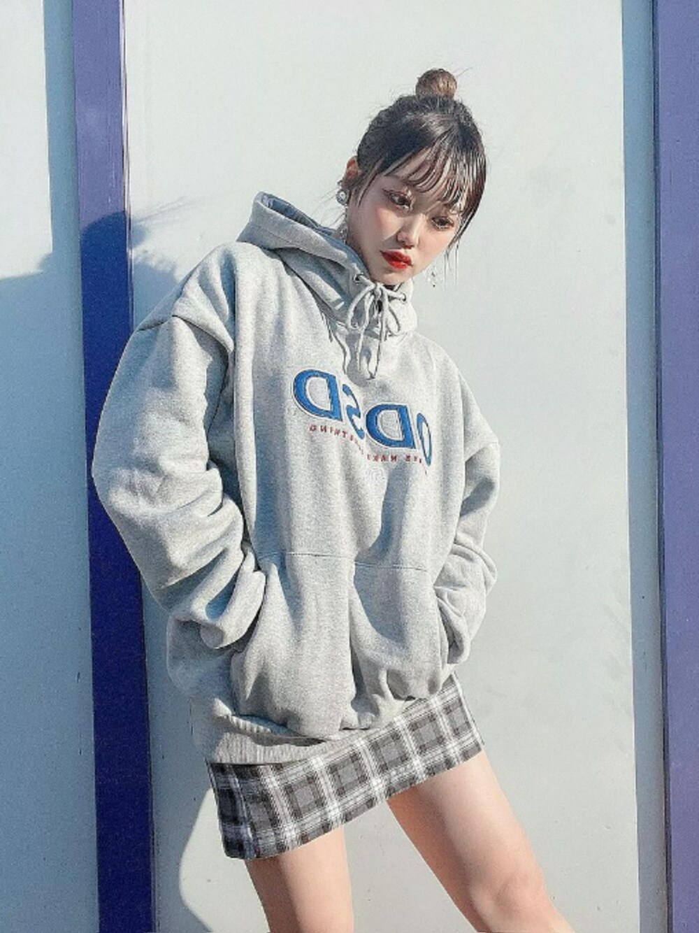 「ootd、summer、girl、daily look」｜「oddstudioのアイテム（パーカー、グレー系）」を使った、oddstudioさん（レディース・161cm）の春コーディネートの1枚目の写真