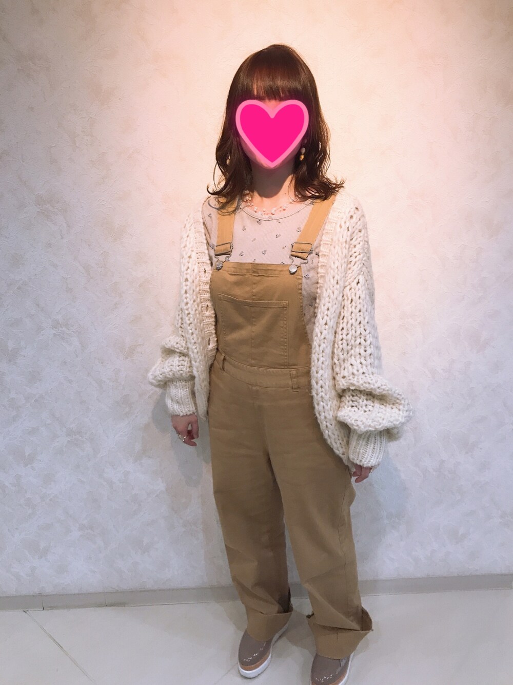 「MAJESTIC LEGONのアイテム（トップス、ベージュ系）」を使った、yukinoさん（レディース・150cm）の春コーディネートの1枚目の写真