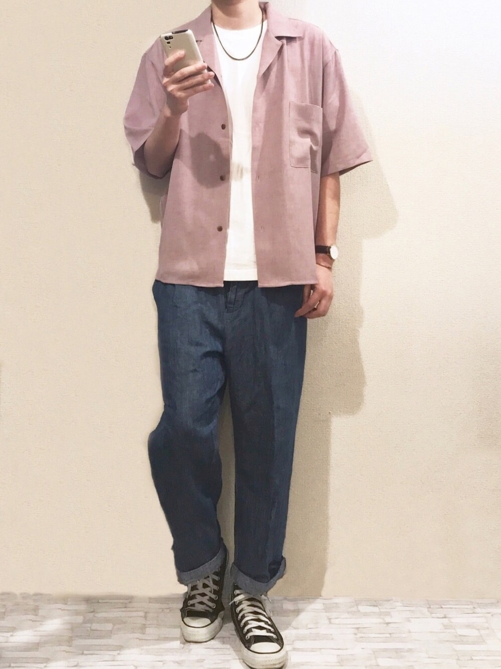 「シンプルコーデ、カジュアル、夏コーデ、オトナカジュアル、オープンカラーシャツ、ワイドデニム、ピンク、春、Tシャツ、プチプラコーデ」｜「EMMA CLOTHESのブライトポプリンリラックスオープンカラーシャツ Poplin Open Collar Shirt（シャツ/ブラウス、ピンク系）」を使った、やじさん（メンズ・171cm）の春コーディネートの1枚目の写真