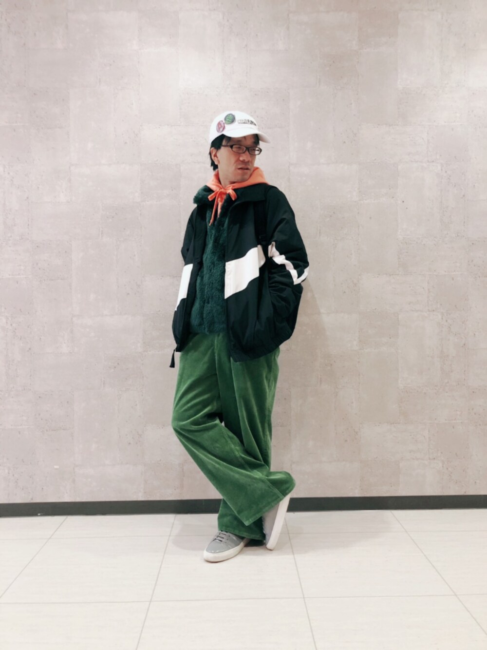 「キャップ、Junred、NIKE」｜「JUNREDのアイテム（キャップ、ホワイト系）」を使った、じゅんさん（メンズ・167cm）の冬コーディネートの1枚目の写真