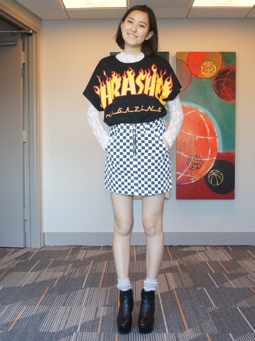 「ootd、重ね着、レイヤードスタイル、ディッキーズ(Dickies)、スラッシャー、THRASHER、ストリート、レース、Tシャツ、アメアパ」｜「UNIFのアイテム（スカート、ブラック系）」を使った、Natsuki Tanakaさん（レディース・170cm）の冬コーディネートの1枚目の写真