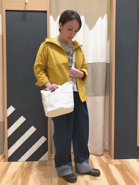 「Samansa Mos2 blue」｜「アイテム（マウンテンパーカー）」を使った、i。さん（レディース・153cm）の春コーディネート