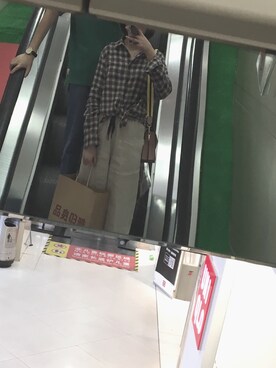 「UNIQLO（ユニクロ）のアイテム（シャツ/ブラウス、その他）」を使った、爆浆芝士小蛋挞さん（レディース・155cm）の秋コーディネート
