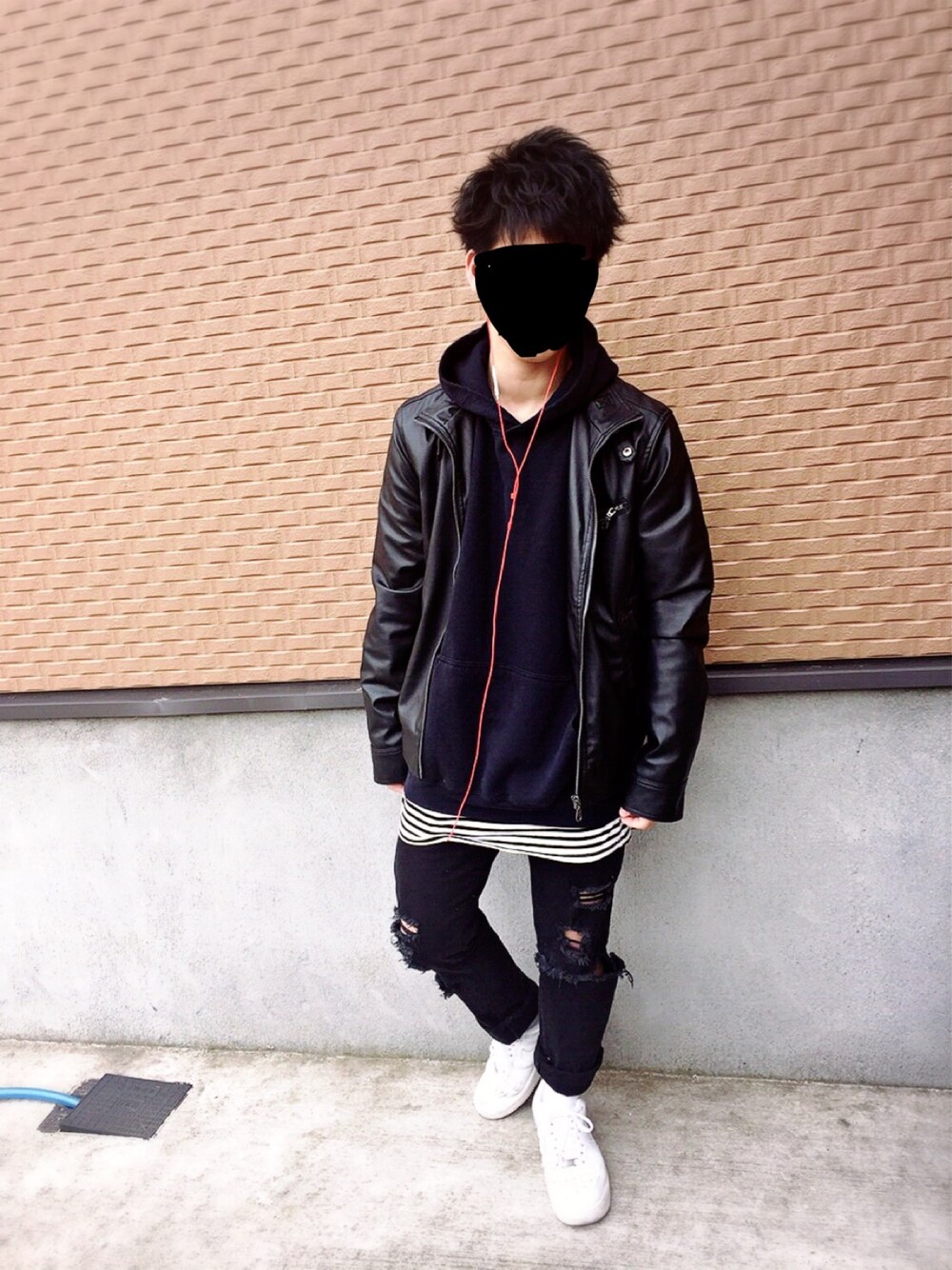 「高校生コーデ。」｜「NIKEのアイテム（スニーカー、ホワイト系）」を使った、りゅうがさん（メンズ・161cm）の春コーディネートの1枚目の写真