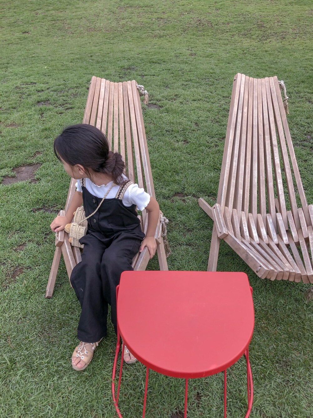 「シンプルコーデ、夏休み、サンダル、おんなのこ、オールインワン、ZARA KIDS、ootd、夏コーデ」｜「ZARA KIDSのアイテム（つなぎ/オールインワン、ブラック系）」を使った、mihoさん（キッズ・120cm）の夏コーディネートの1枚目の写真