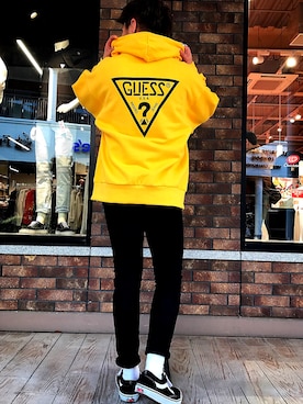 ファッションのインスピレーション 上パーカー イエロー コーデ メンズ