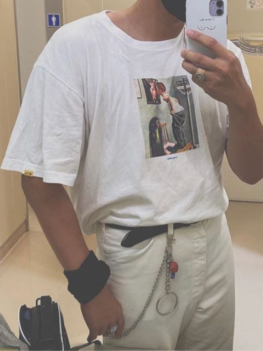 「おしゃれさんと繋がりたい、FR2、ビックシルエット、ホワイトコーデ、ホワイト、youtube、フレアパンツ、インスタグラム、フォローお願いします、フォローミー」｜「FR2のアイテム（シャツ/ブラウス、ホワイト系）」を使った、malmalさん（メンズ・180cm）の秋コーディネートの1枚目の写真