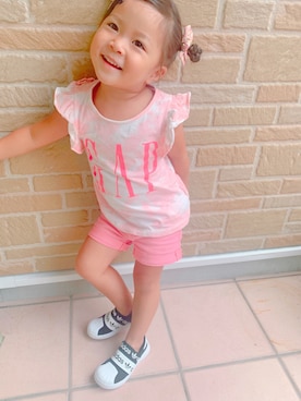 「GAP（ギャップ）のアイテム（Tシャツ/カットソー、ピンク系）」を使った、Millyさん（キッズ・110cm）の秋コーディネート