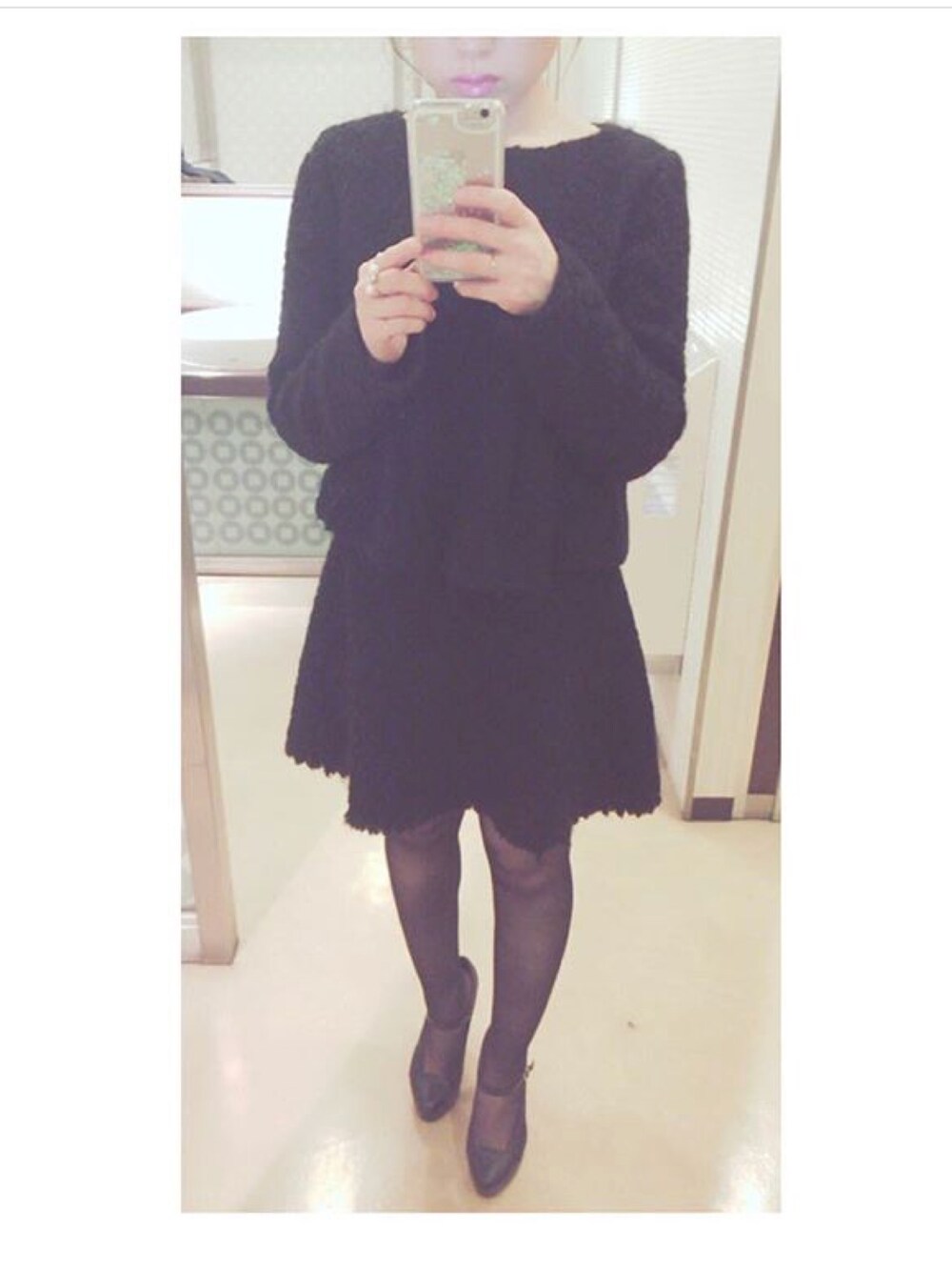 「オケージョン、セットアップ、ツイード、GREED International(GREED International)」｜「GREED InternationalのRoving Tweed（シャツ/ブラウス、ブラック系）」を使った、mina。さん（レディース・149cm）の冬コーディネートの1枚目の写真