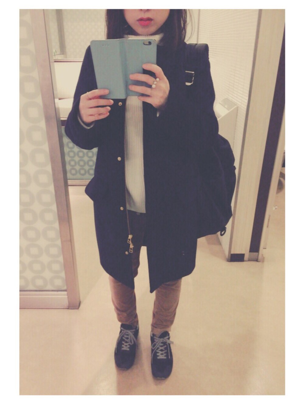 「IENA、BEAUTY&YOUTH UNITED ARROWS、fredrik packers、FRAMeWORK、AHKAH(AHKAH)、Chang Mee、adidas、snidel、低身長」｜「IENAの二重織シャルムフード付きコート◆（その他アウター、ブルー系）」を使った、mina。さん（レディース・149cm）の春コーディネートの1枚目の写真